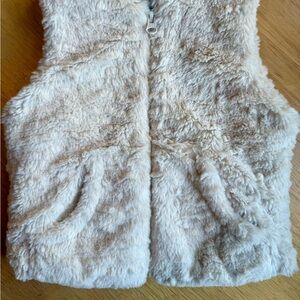 Widgeon Faux Fur Vest Size 3 Cream with Zipper & Pockets